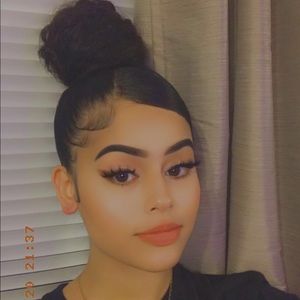 Meet your Posher, Elly